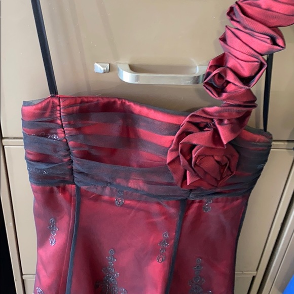 Dress - Picture 2 of 6